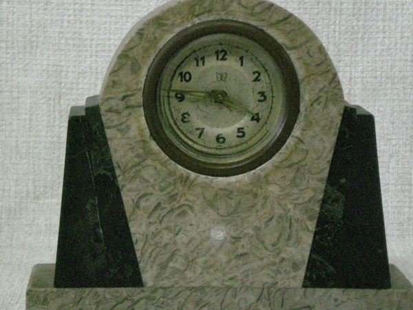 画像1: 蝶マーク置時計 (1)